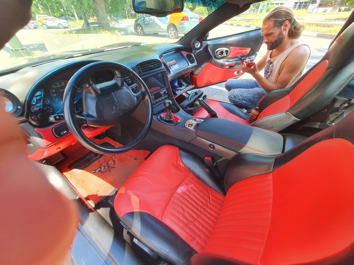 Джон Коннор автор одноименного Ю-Тюб канала и владелец этого авто