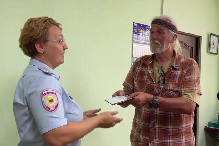 Эколог «Петя Волков» из Нидерландов получил временное проживание в России. Обложка © Telegram / Ирина Волк