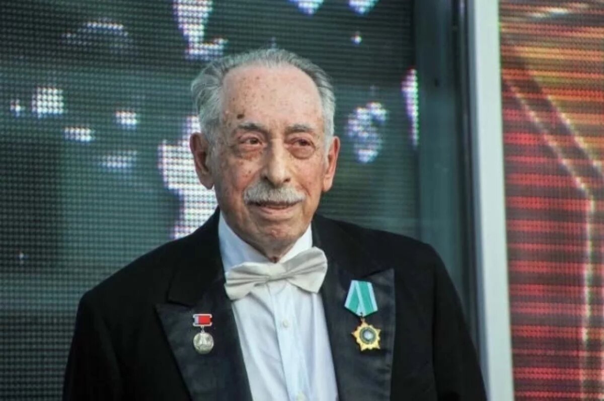    Дирижёр Усминский стал почётным гражданином Свердловской области