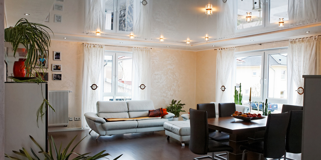 Как и чем мыть натяжной потолок в домашних условиях