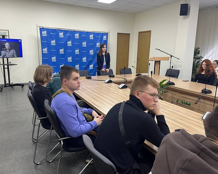     В Курске военкор Елена Соколова поделилась секретами выживания