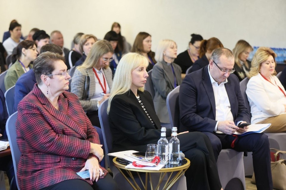    Анна Минькова (по центру) курировала вопросы социальной политики в регионе. Фото: пресс-служба администрации Краснодарского края