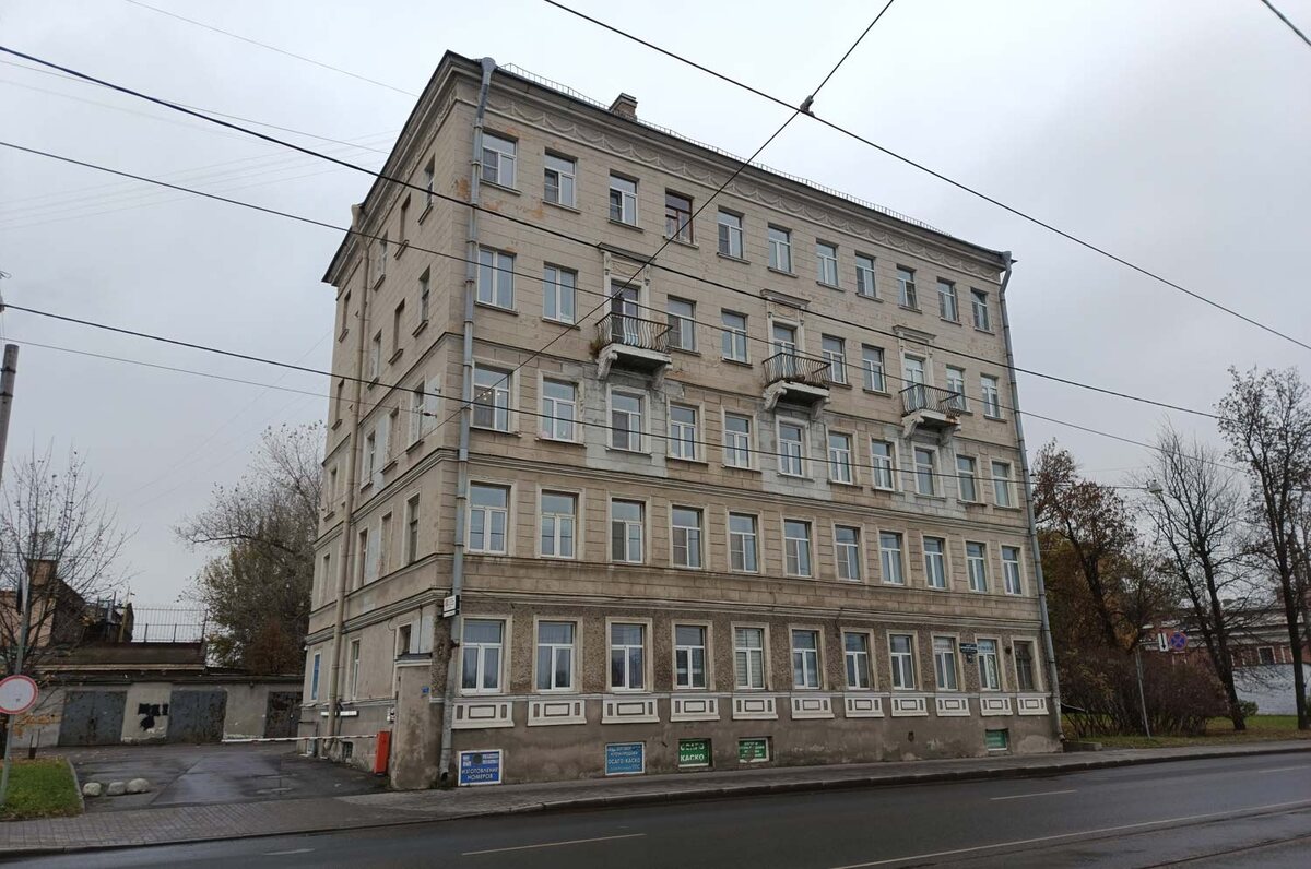 Дом №131 по пр. Обуховской Обороны (вид от Невы). Фото: Левый Берег, 2025