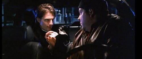 Для того, чтобы заставить этого таксиста ждать его перед элитным особняком, доктор. Билл разрывает стодолларовую купюру и обещает дать ему вторую половину, когда он вернется. Доктор. Девиз Билла: «У каждого есть цена». Есть ли у его жены цена?