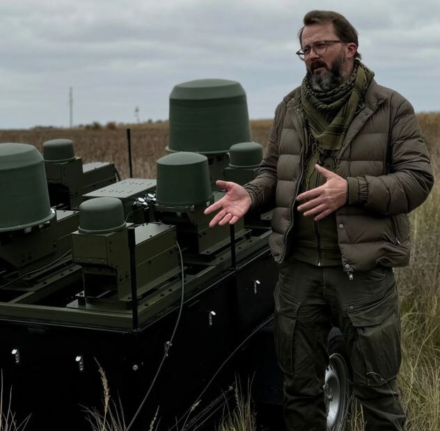 Заместитель директора компании Piranha Tech Анатолий Храпчинский во время презентации программы Sky Defender