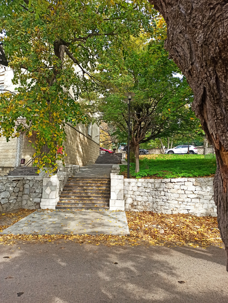  Дорожка от железнодорожного вокзала