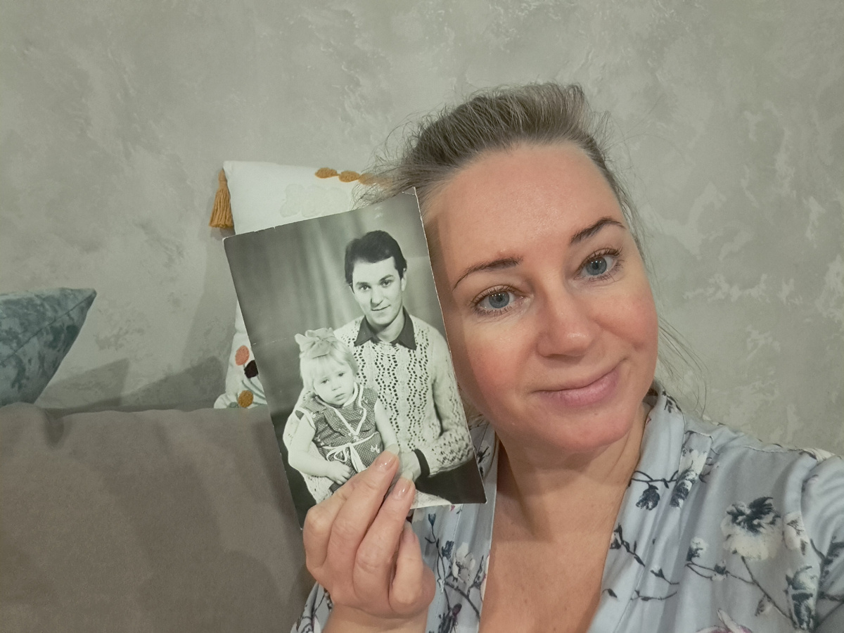 Фото автора. На фото я с папой.  Мне 2 года