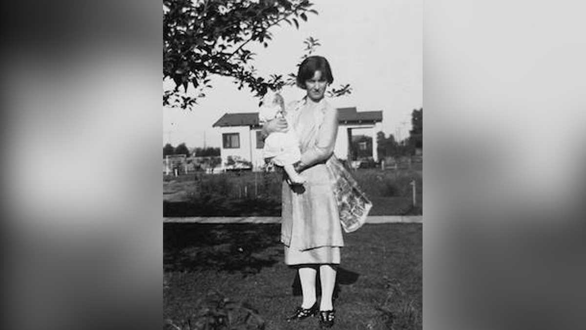 Глэдис Бейкер с дочерью