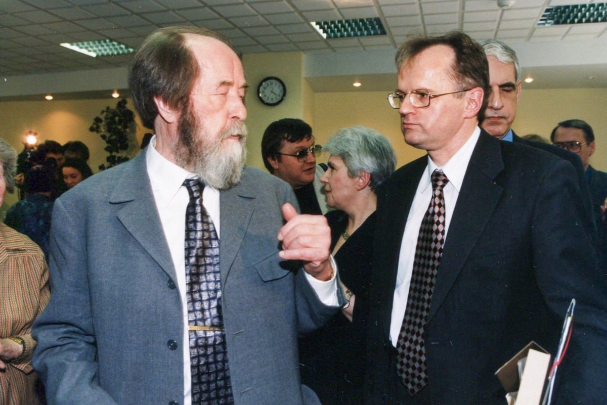    Вскоре после открытия библиотеки-фонда Александр Солженицын передал ей 750 рукописей воспоминаний представителей русского зарубежья. Их можно увидеть в архиве Дома, который с 2009 года носит имя писателя. / Фото: Предоставлено Домом русского зарубежья им. А.Солженицына