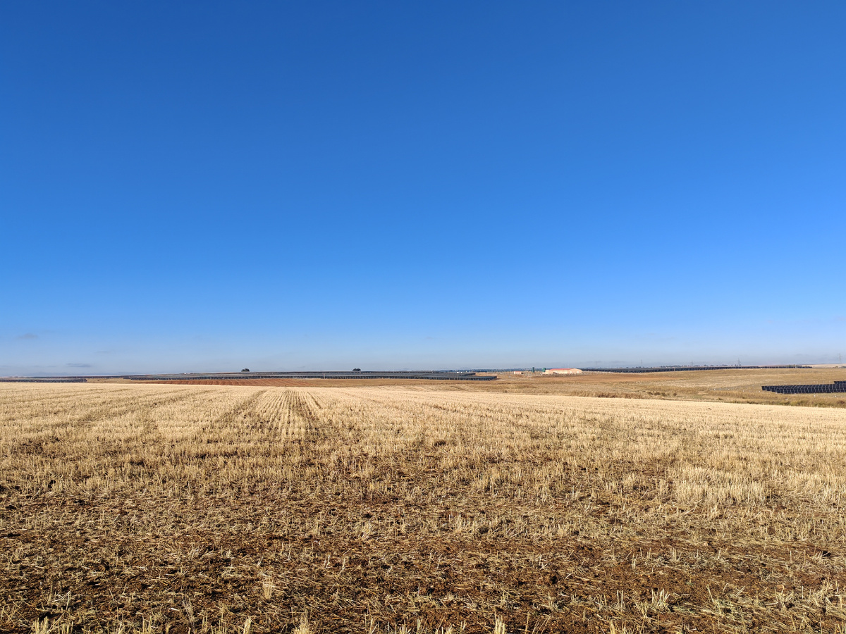 Солнце, небо и поля