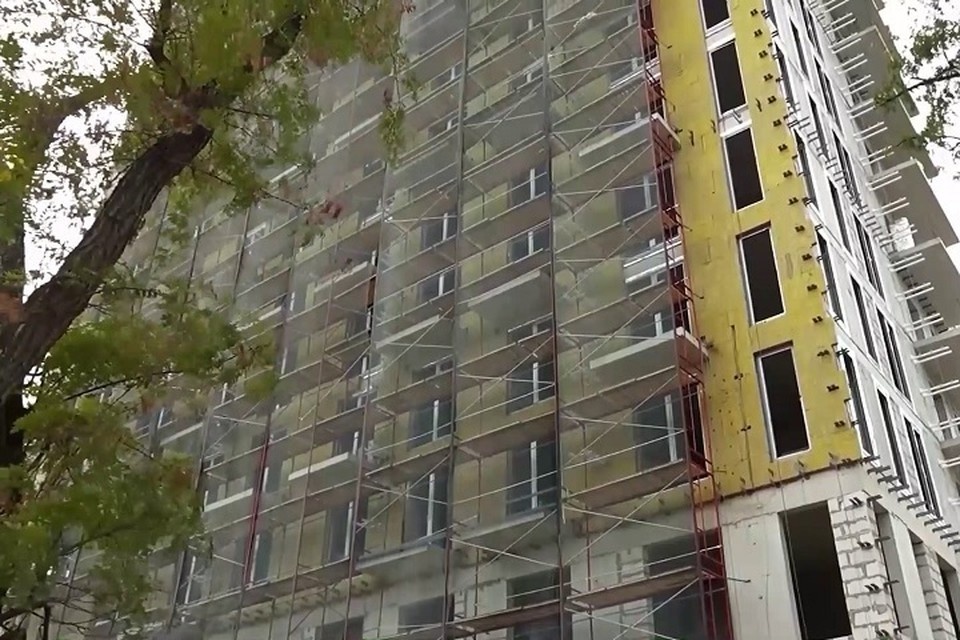    В Мариуполе продолжается строительство жилого комплекса «АГАТ». Фото: Корпорация развития Донбасса