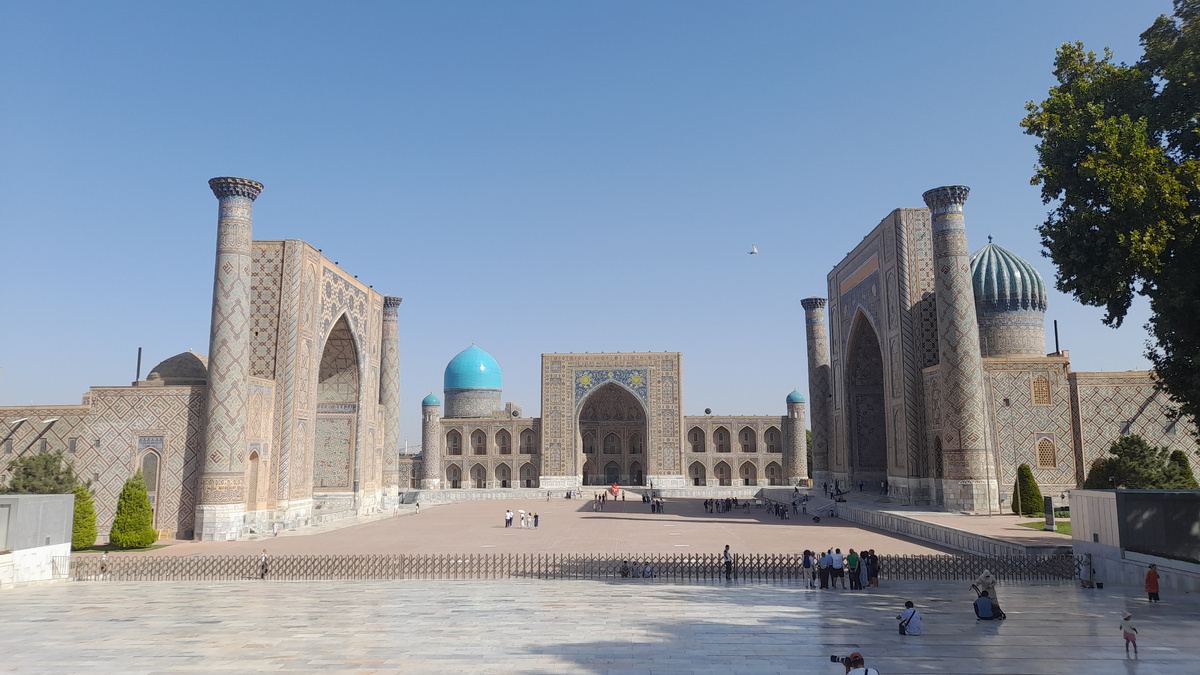 Площадь Регистан днём, город Самарканд