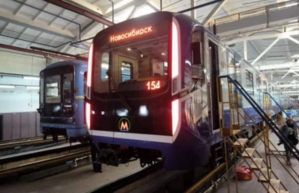    Еще два новых состава «Ермак» привезли в Новосибирск Никита МАНЬКО