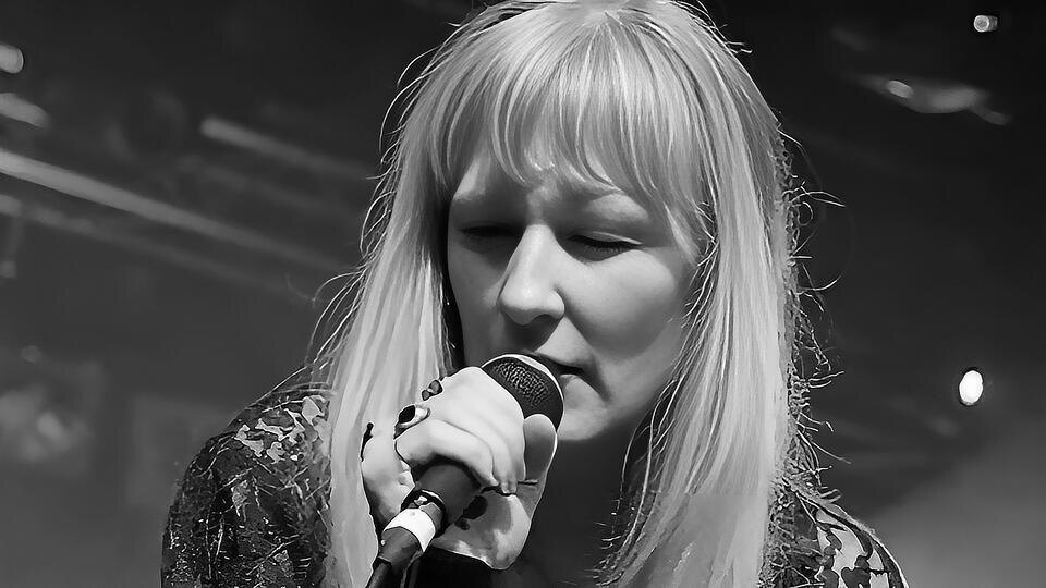     Умер фронтмен американской глэм-метал-группы King Kobra Марк Фри youtube.com/KNOW YOUR CELEBRITIES