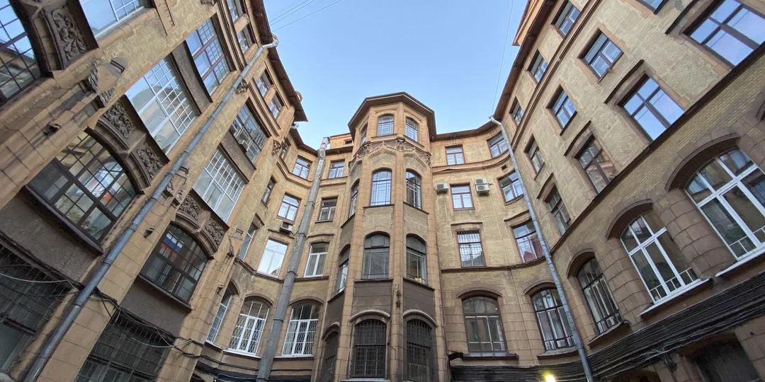 Дом городских учреждений: монументальный памятник архитектуры на Садовой улице