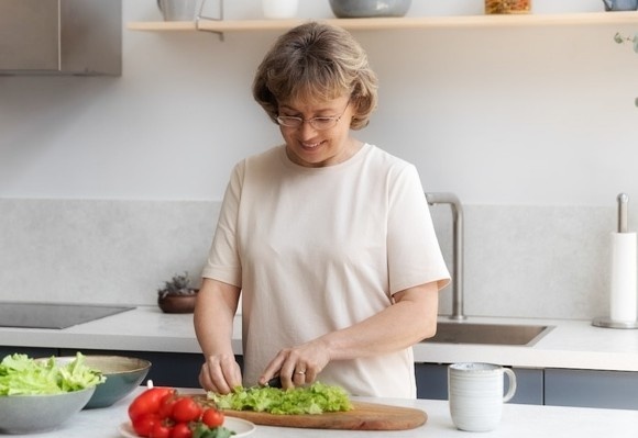 Если же тело все равно молчит, начните с минимальной порции белка или овощей - организм постепенно привыкнет.
