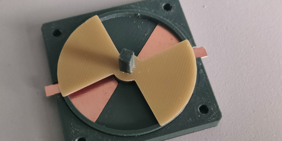 Высоковольтный подстроечный конденсатор "бабочка" для магнитной антенны