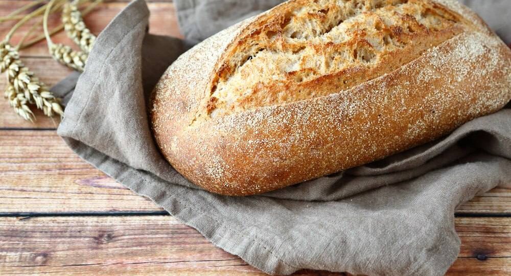 Хлеб с луком на горчичном масле