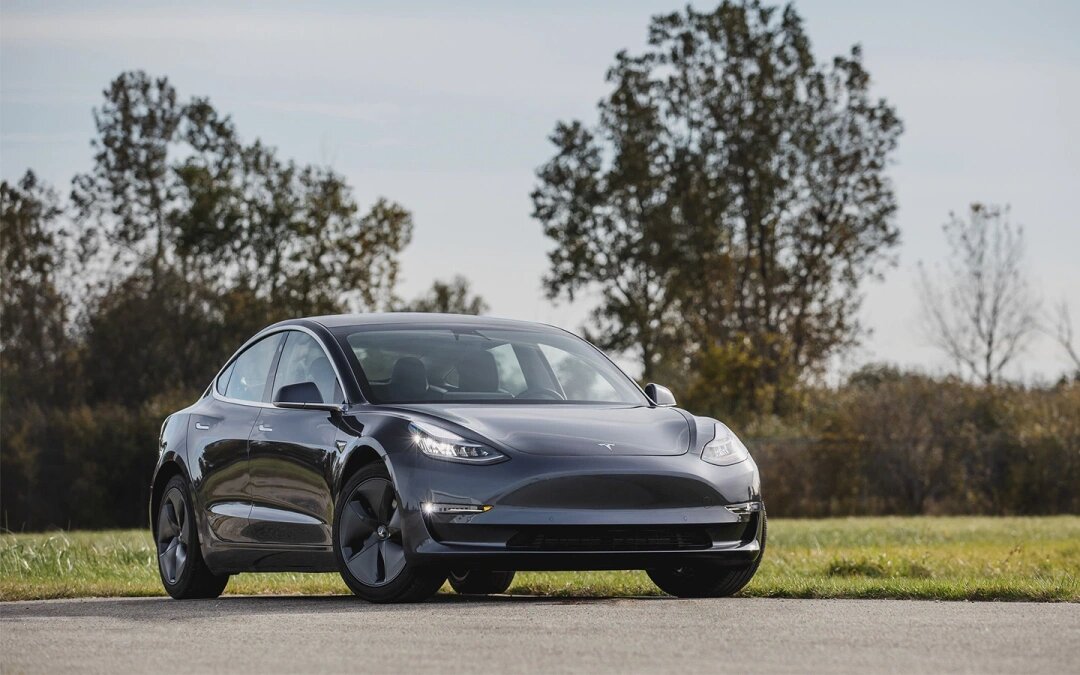 Tesla Model 3 (Фото: Tesla)