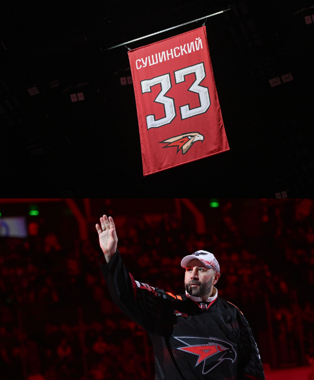 Максим Сушинский на церемонии поднятия свитера с его номером под своды омской арены. Фото: ХК "Авангард"
