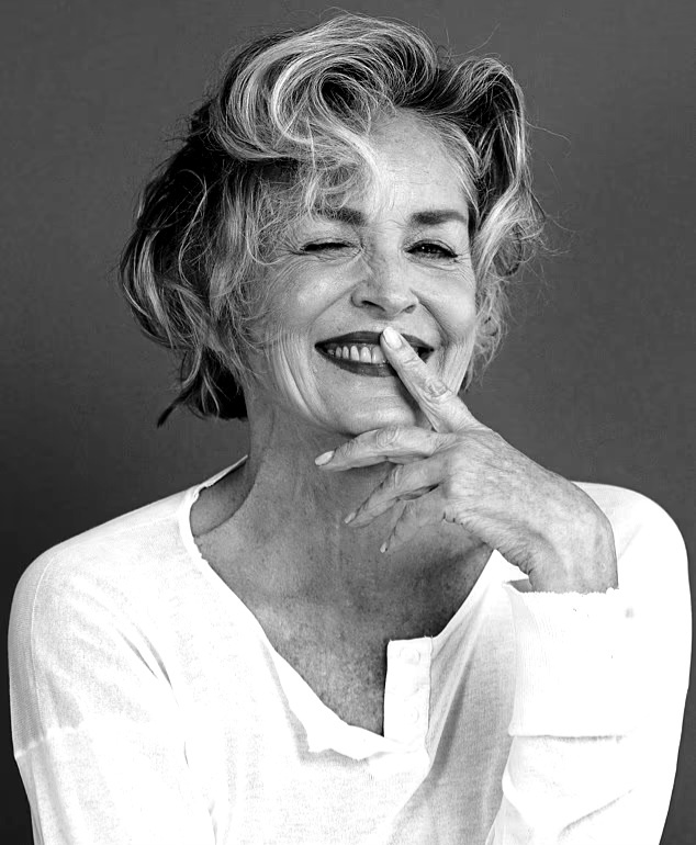 Шэрон Стоун, сфотографированная эксклюзивно для YOU в отеле Regent Santa Monica Beach.