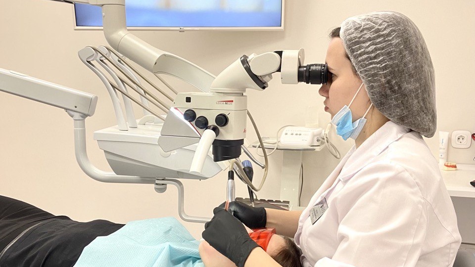 Как получить белоснежную улыбку без вреда для эмали. Объясняют стоматологи