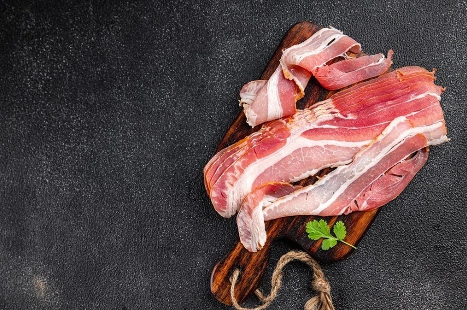    Британский профессор Эллиотт потребовал запретить бекон из-за рисков рака Shutterstock
