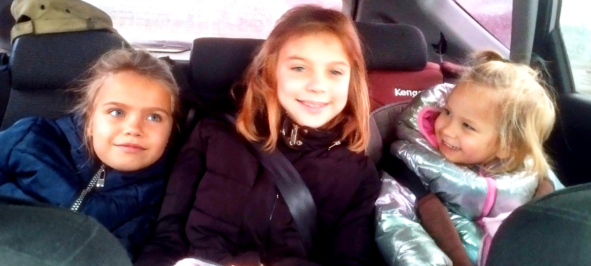 В начале ещё весёлые все 😊