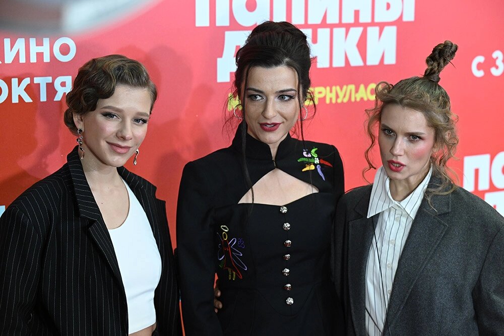  Лиза Арзамасова, Анастасия Сиваева и Дарья Мельникова. Фото: рИА Новости/ Алексей Майшев