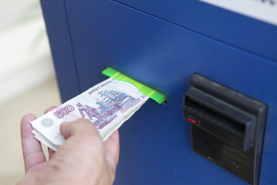    В Польше организовали слежку за денежными переводами украинцев Михаил ФРОЛОВ