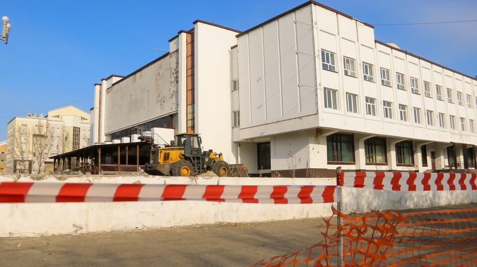    Начало демонтажа конструкций здания на пр. Красноармейском, 36. Октябрь 2025 года. Источник: Виталий Барабаш/"Толк"