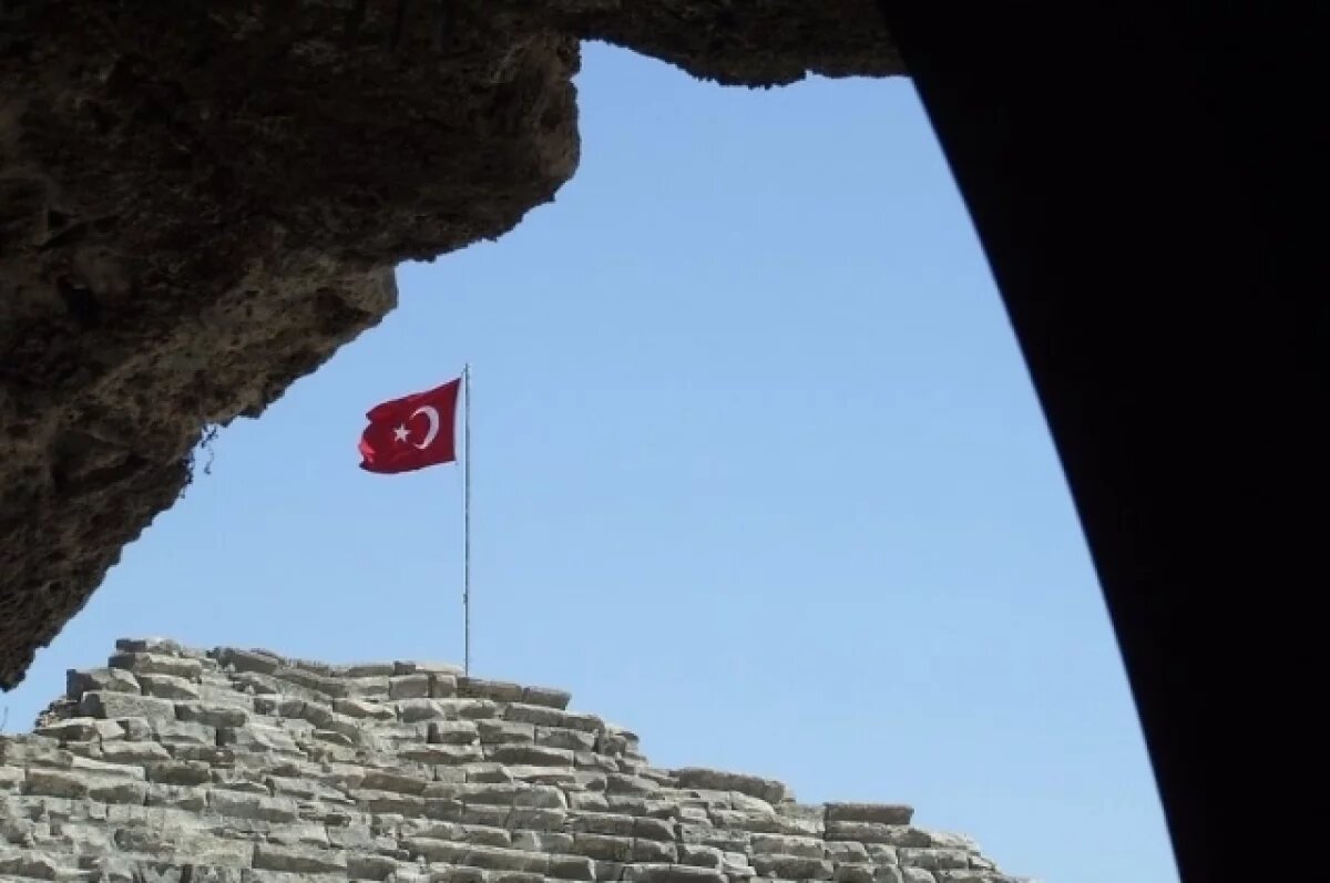    В Турции при землетрясении обрушились четыре здания