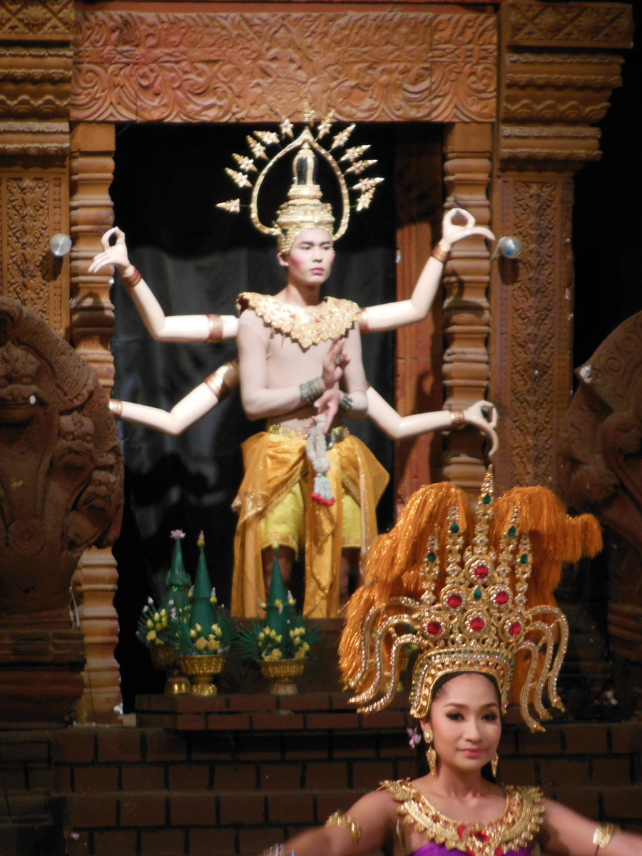 Костюмированное шоу 