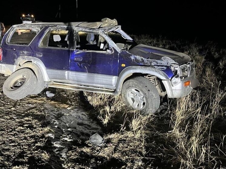     Toyota Hilux Surf. фото: tg-канал Госавтоинспекции Забайкалья