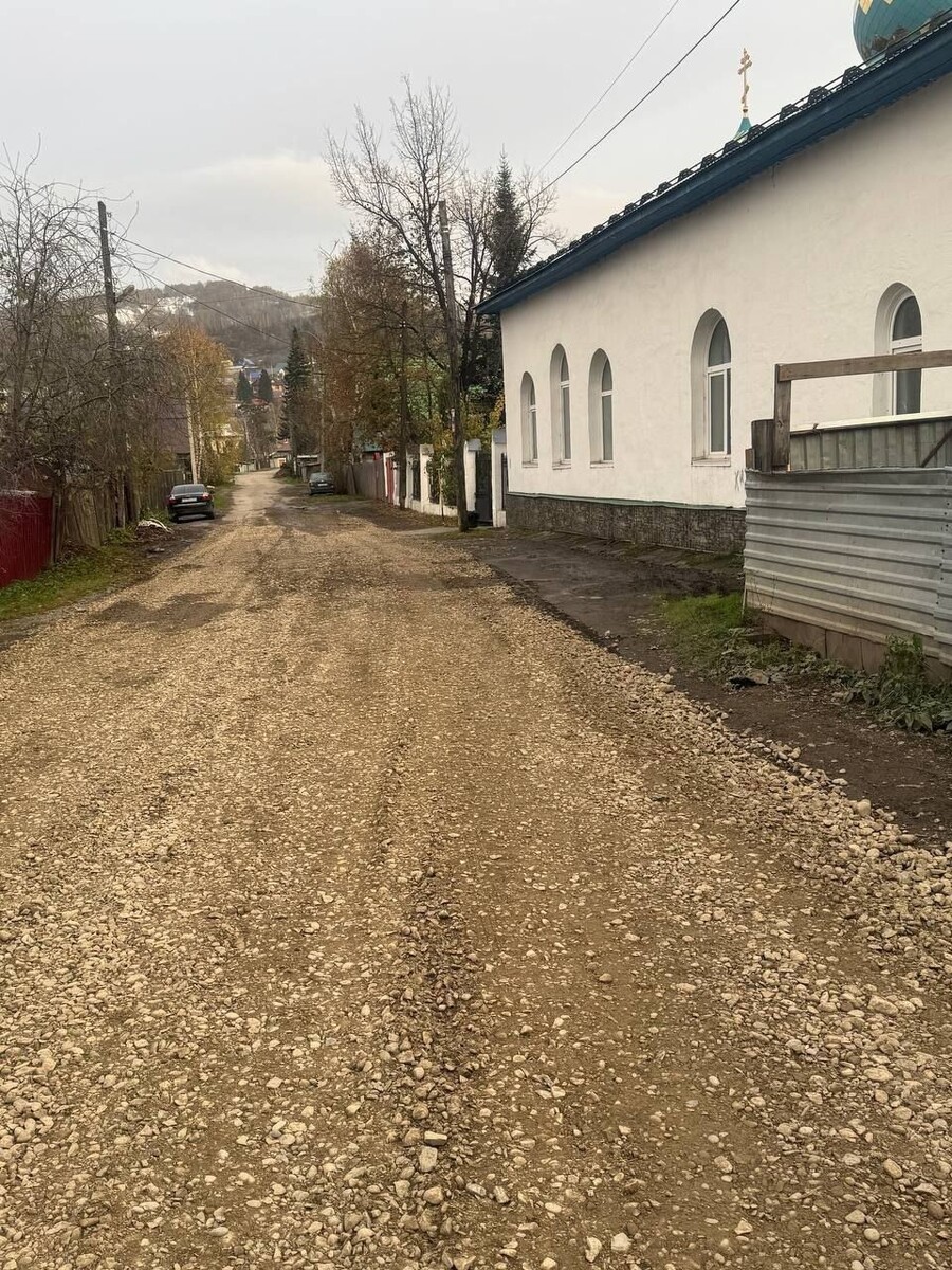    Улица Трудовая в Горно-Алтайске. Октябрь 2025 года . Источник: предоставлено "Толку"