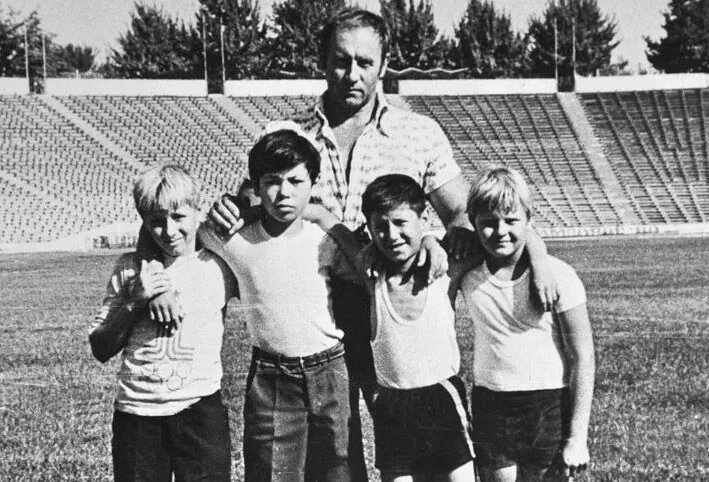 Далекие годы молодости.