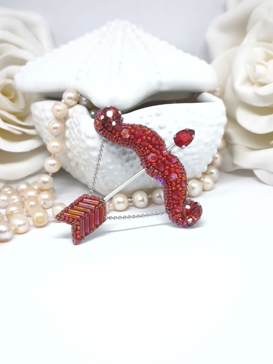 Брошь "Стрелец", вышивала на заказ, очень довольна этой работой.