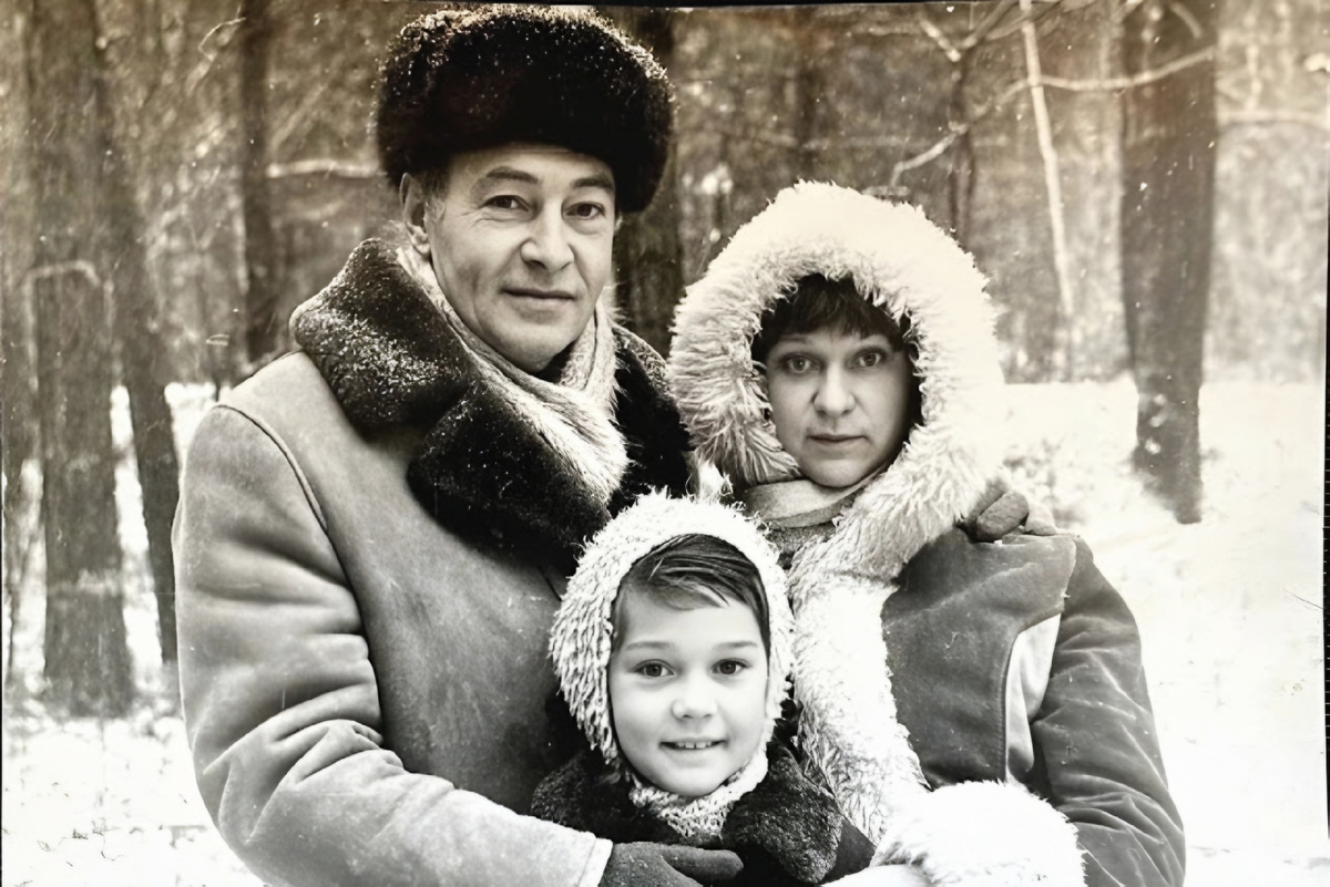 Вячеслав, Тамара и Анна Тихоновы. Фото: личный архив.