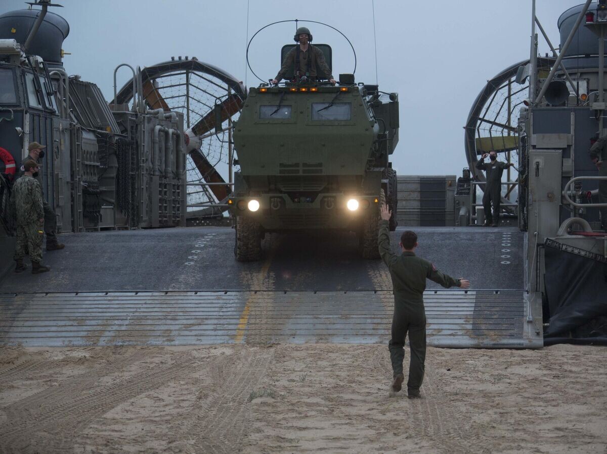    Реактивная система залпового огня HIMARS во время учений в Испании© Фото : U.S. Marine Corps photo by Staff Sergeant Mark E Morrow Jr