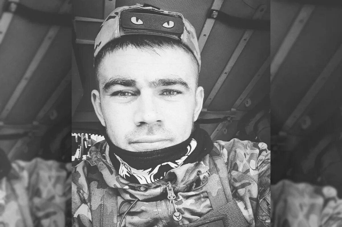    Павел Бобко.