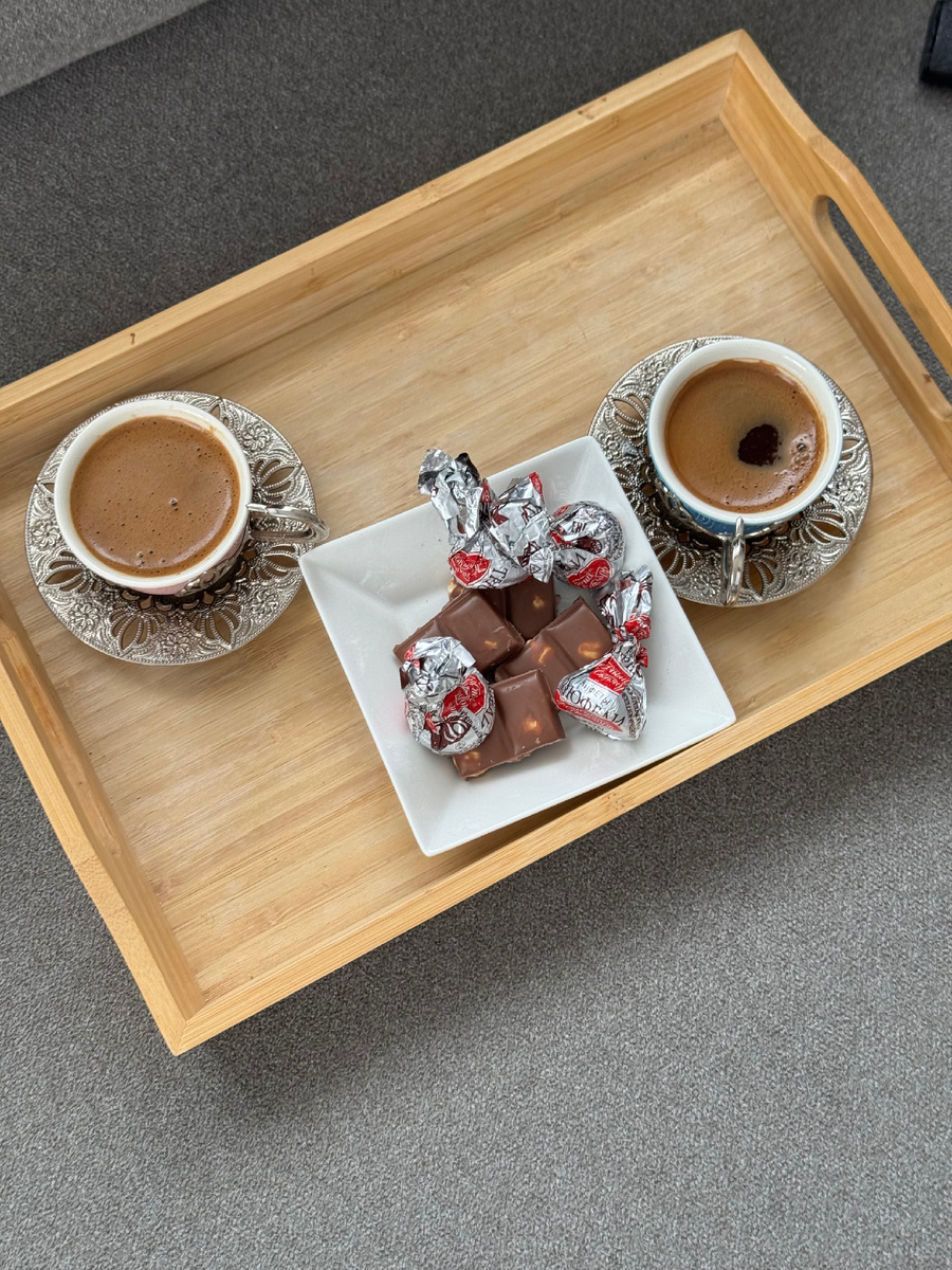 Варю свекрови кофе по-турецки. Она довольна😁