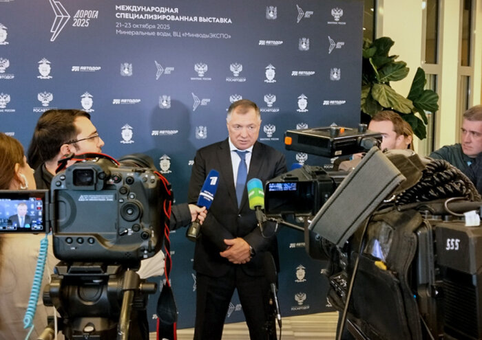 Марат Хуснуллин запустил движение по путепроводу в Приамурье / Фото: Vostok.Today