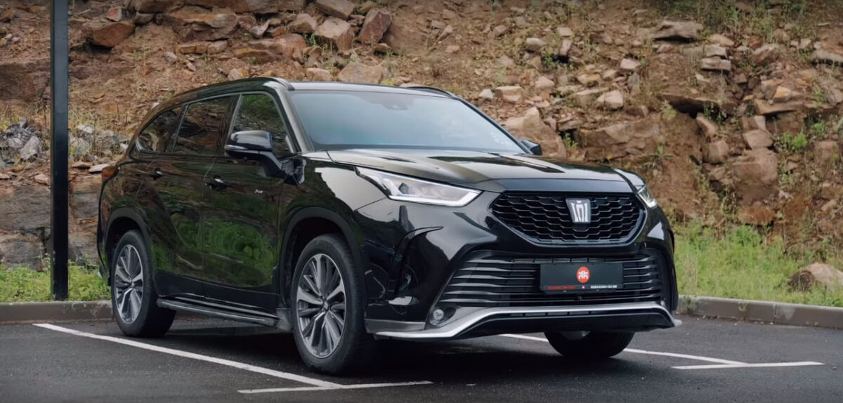 Toyota Crown Kluger. Источник: скриншот из VKвидео канала «Япония Транзит»