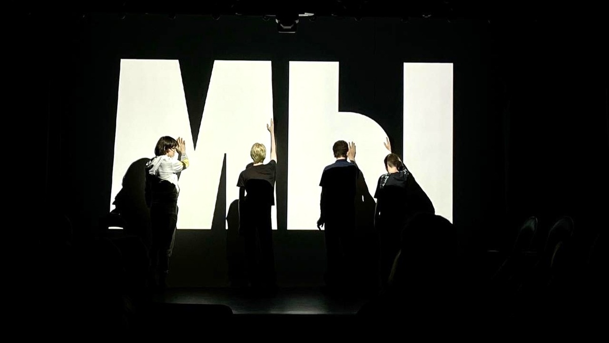    Инклюзивный театр «МЫ» приглашает на премьеру «Мусорной сказки»