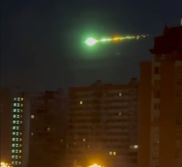 Яркий болид в небе над столицей: что это было?
