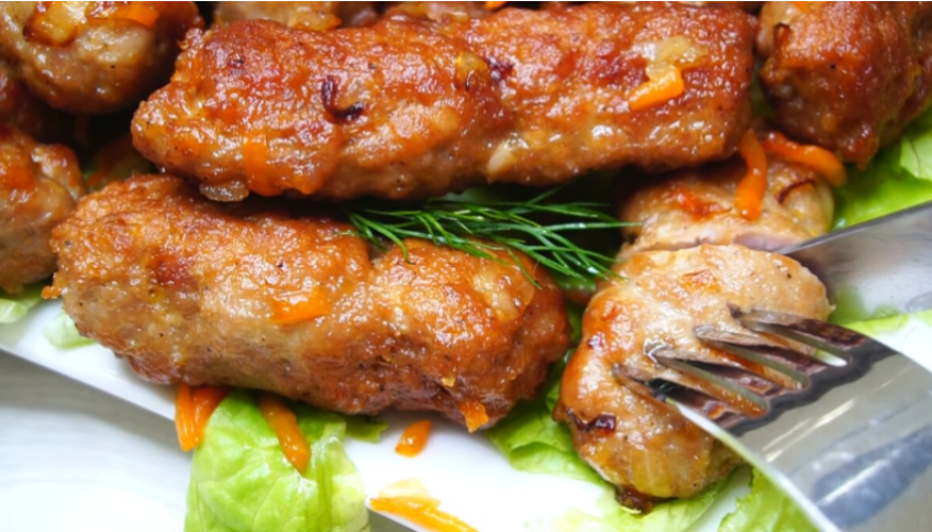 Просто, как дважды два и намного вкуснее котлет. Прелесть таких колбасок "Чевапчичи" не только во вкусе, а и в приготовлении (без заморочек)