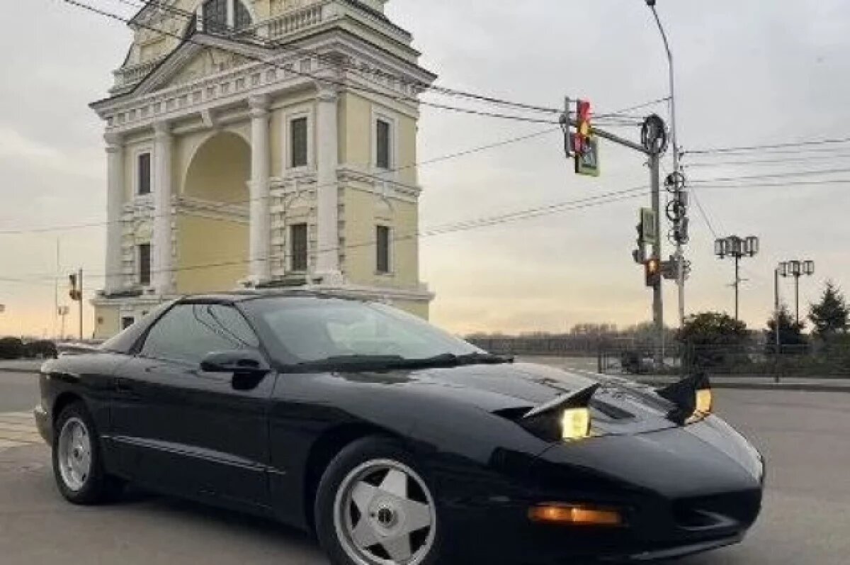    В Иркутске выставлен Pontiac Firebird 1994 года за 1,5 миллиона рублей