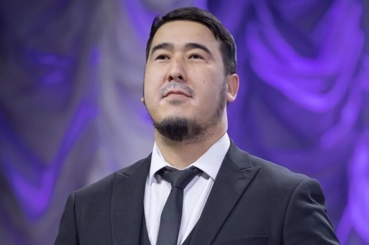    От бутс до микрофона.