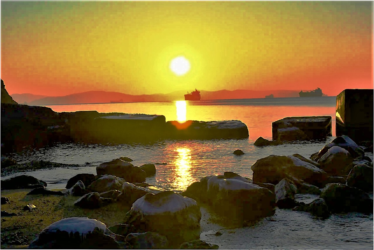 1. Вечером на рейде в Находке