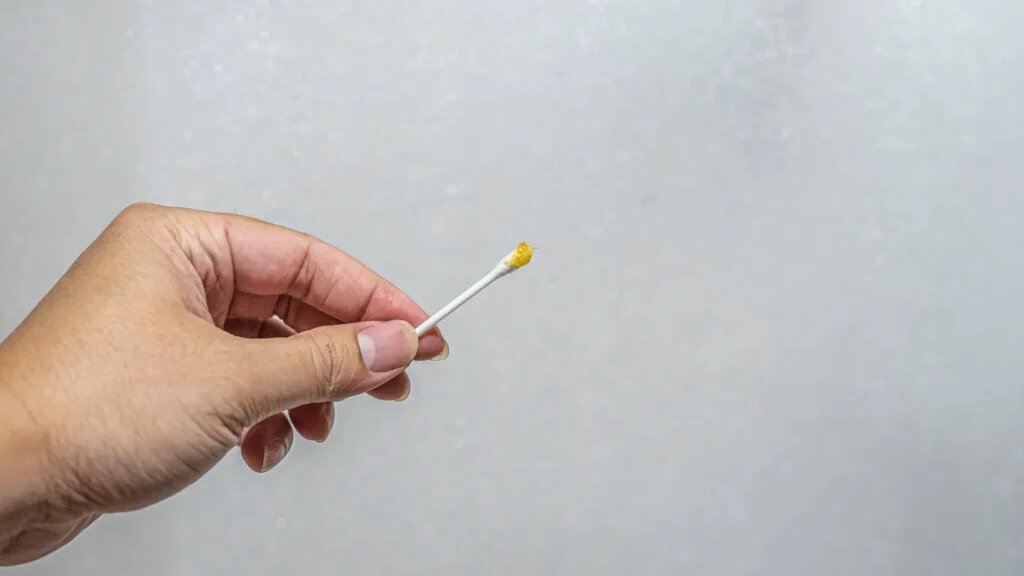 Фу? Фу. Ну а куда деваться, вот такой у нас организм — вечно производит всякое… фу.